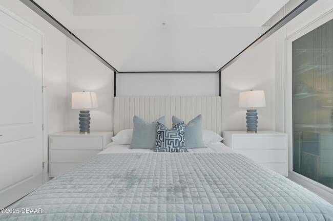 Building Photo - 200 Ocean Crest Dr