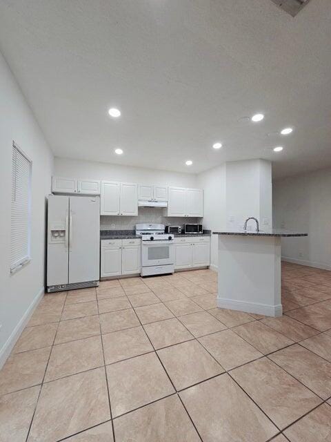 Building Photo - 205 Leland Ln