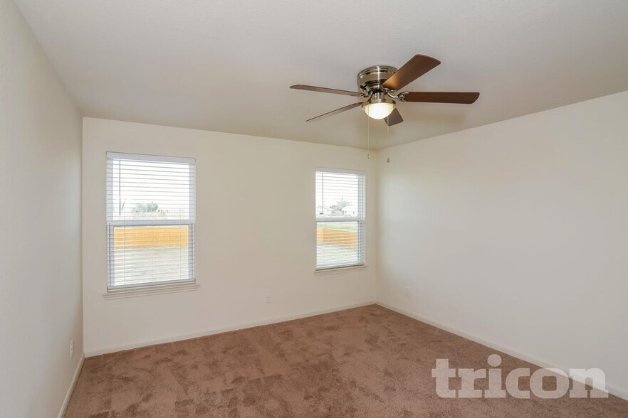 Building Photo - 11031 Chatham Ct