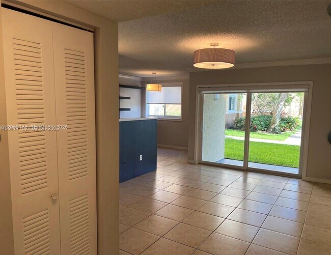 Building Photo - 2600 S University Dr