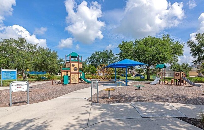 Building Photo - 11765 Forest Park Cir