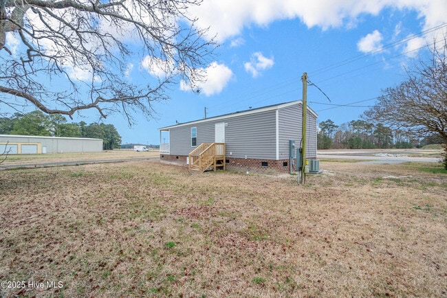 Building Photo - 2446 Peartree Rd