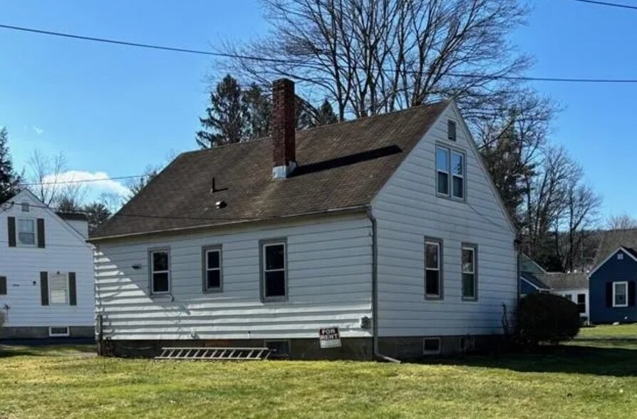 Building Photo - 32 Dewitt Dr