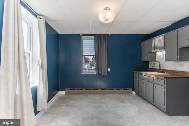 Building Photo - 2550 E Clearfield St