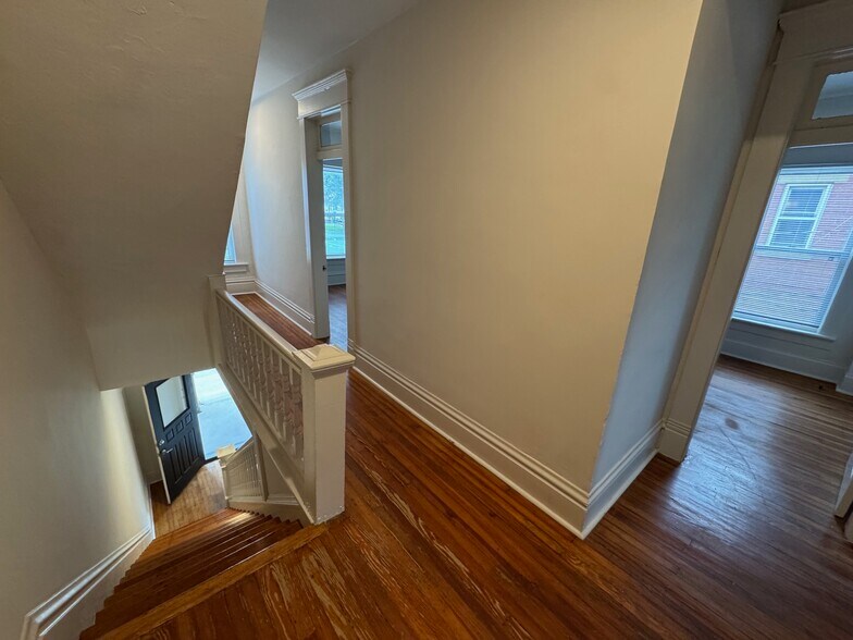 hallway 2nd floor - 1212 Dennison Ave