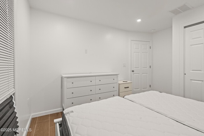 Building Photo - 72 Whalepond Rd