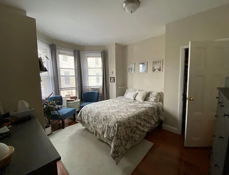 Building Photo - 2518 Poplar St