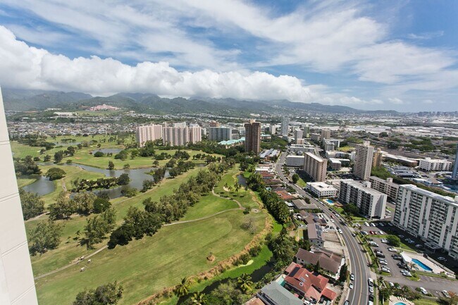 Building Photo - PENTHOUSE 2 Bed, 2 Bath, 2 Parking