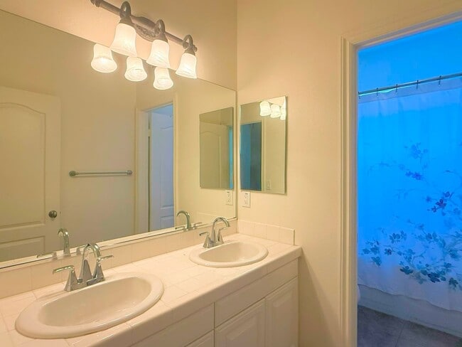 Building Photo - 10636 Senda Acuario