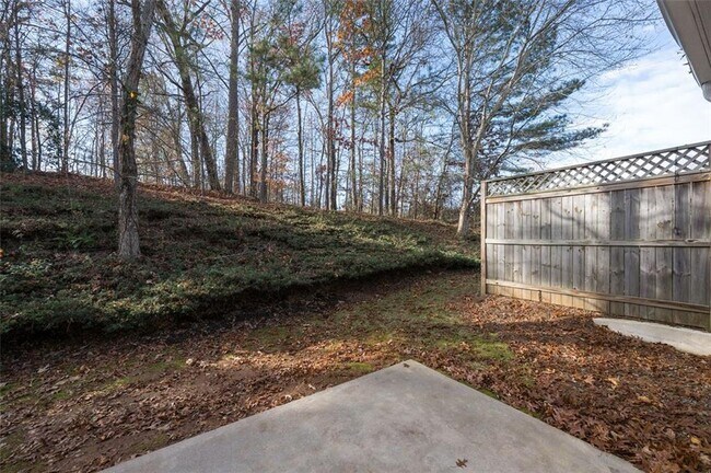 Building Photo - 204 Parc View Ln