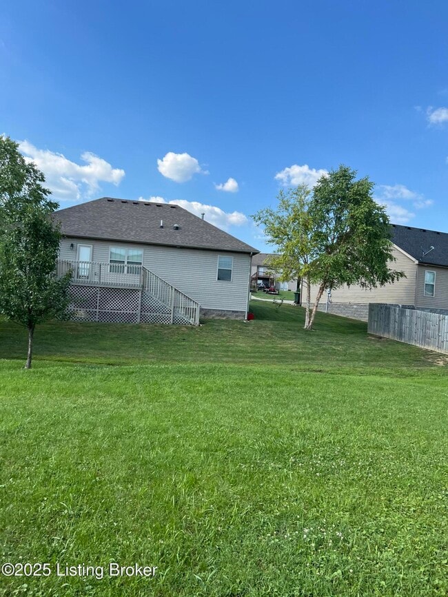 Building Photo - 220 Meadowcrest Dr