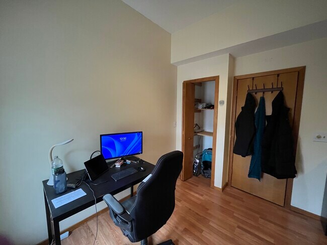 Building Photo - 23 Compton St