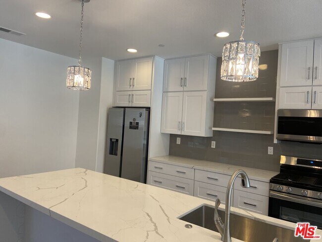 Building Photo - 3743 Mountain Gate