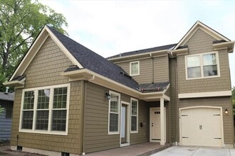 Building Photo - 6 Bed 6 Bath Between Fred Meyer and OSU