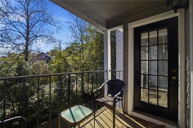 Building Photo - 423 Granville Ct