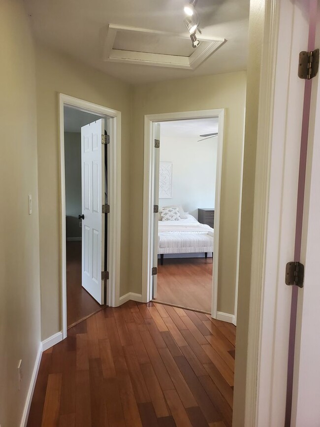 Building Photo - Deep Creek