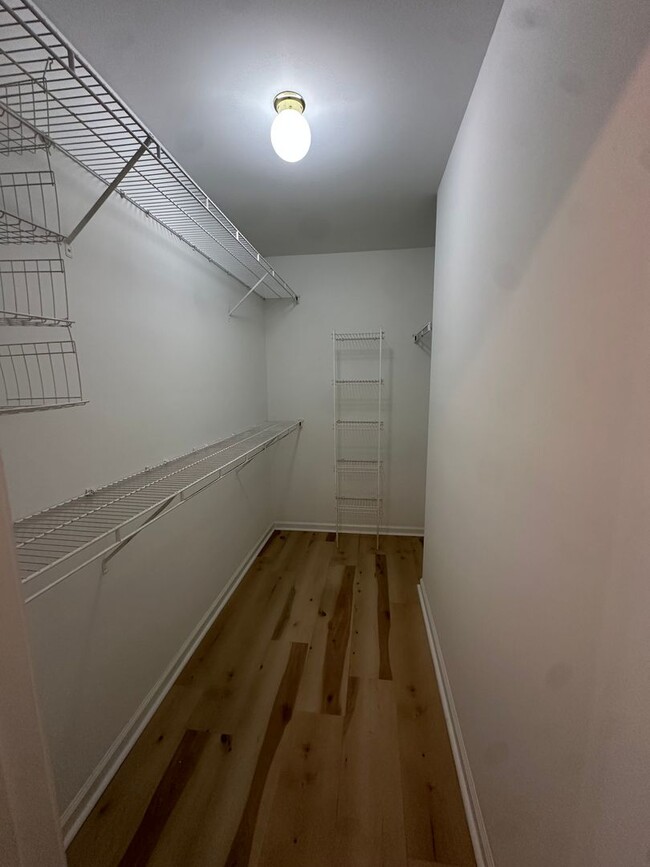 Building Photo - Spacious 2 Bedroom Luxury Condo with Pool Access – Wilmington, NC