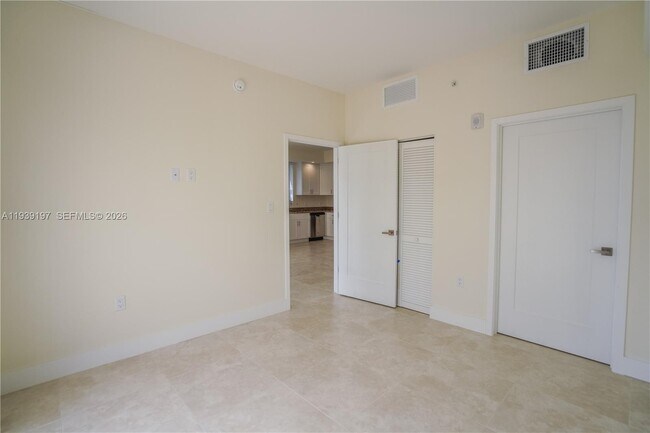 Building Photo - 1091 Galiano St