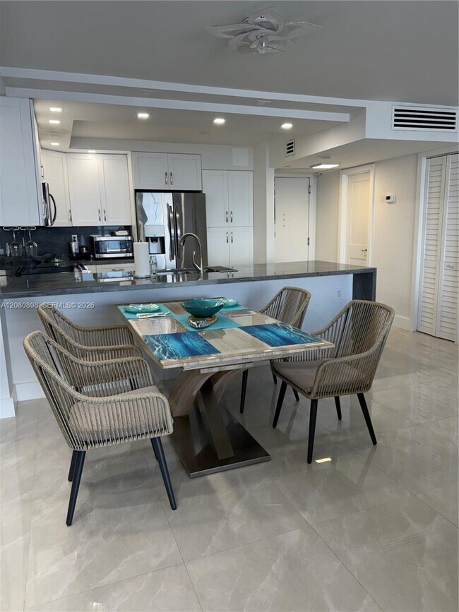 Building Photo - 5701 Collins Ave