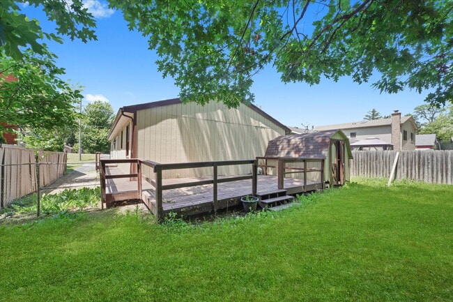 Building Photo - Updated 3-Bed/2-Bath Home with A Deck, Gar...