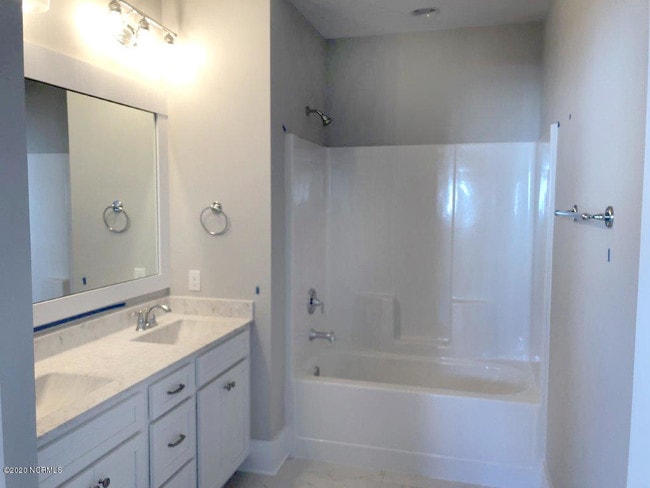 Building Photo - 4006 Tamarisk Ln