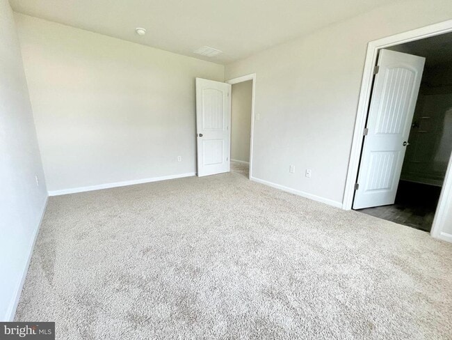 Building Photo - 87 Filbert Dr