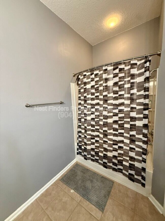 Building Photo - 12311 Kensington Lakes Dr