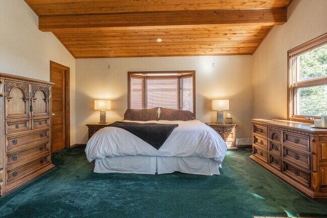 Building Photo - 283 Monterey Pine Rd