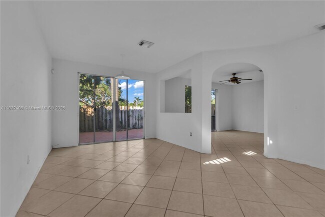 Building Photo - 27463 SW 137th Ct