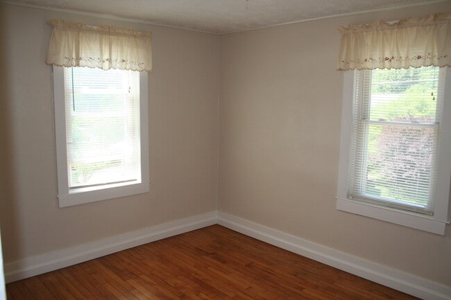 Bedroom - 152 Edgewood Rd