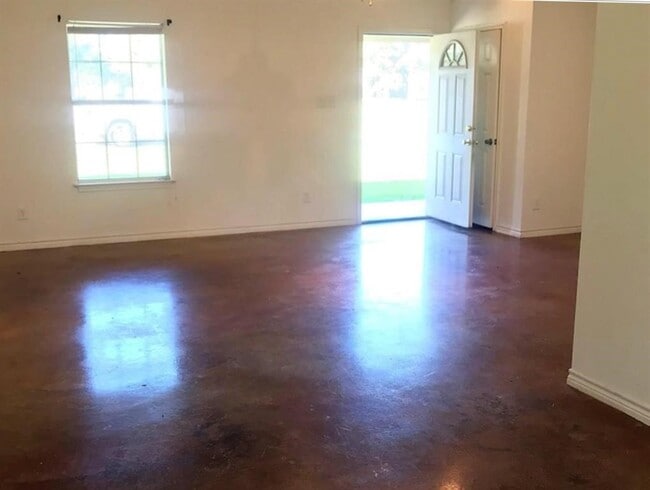 Building Photo - 90 County Rd 2269