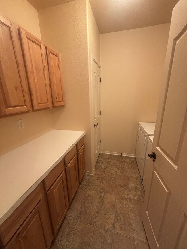 Building Photo - 6740 N Spurwing Loop