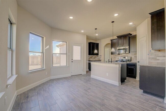 Building Photo - 7819 Cypress Dr