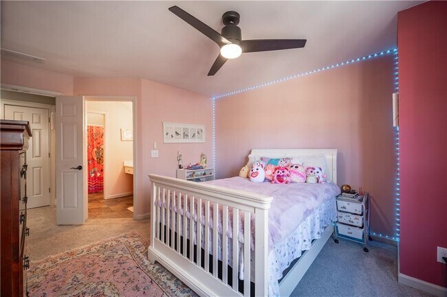 Building Photo - 5041 Towne Lake Hill N