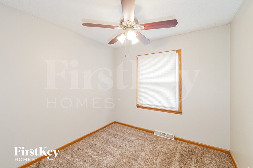 Building Photo - 8207 E 85 St