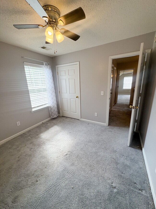 Building Photo - 159 Savannah Hills Dr
