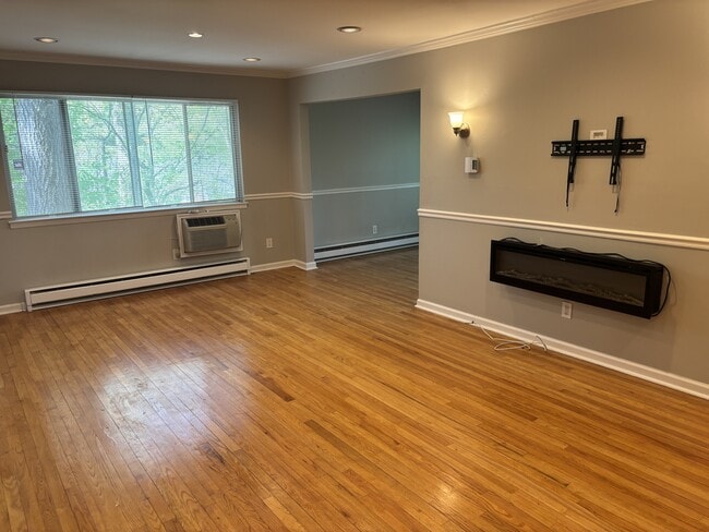 Building Photo - 183 Kennedy Dr
