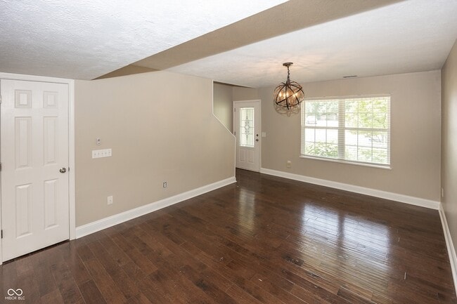 Building Photo - 2410 Silver Ct