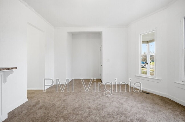 Building Photo - 36 Cedar Ave