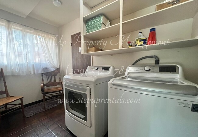 Building Photo - Spacious 5-Bedroom Retreat with Private Lake Access in Twain Harte!