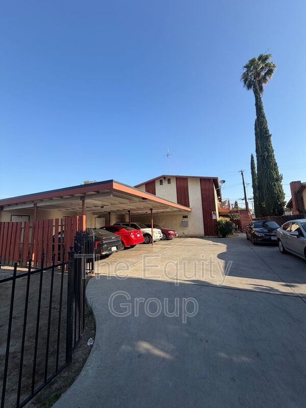 Building Photo - 530 E Myrtle Ave