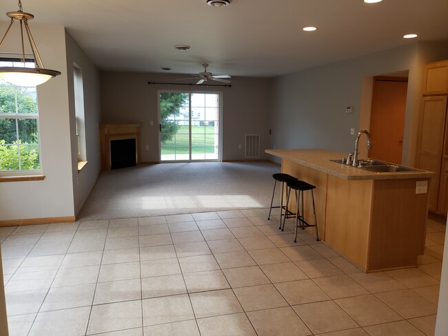 Building Photo - 208 Parador Pl