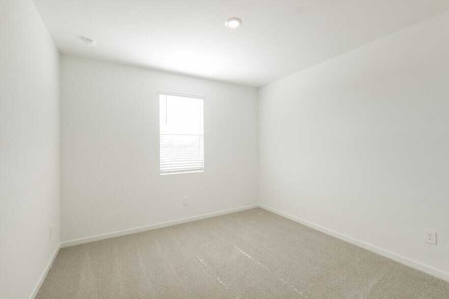 Building Photo - 5324 S 245th Ave