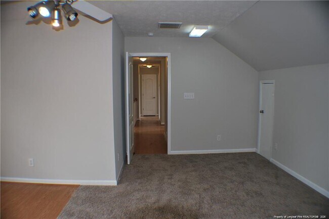 Building Photo - 845 Log Cabin Dr