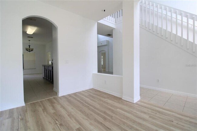 Building Photo - 16543 Cedar Run Dr