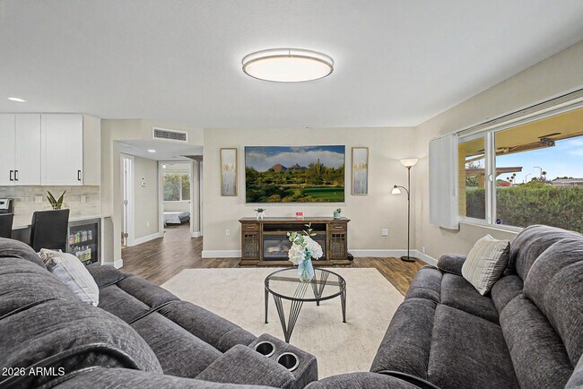 Building Photo - 2837 W Union Hills Dr
