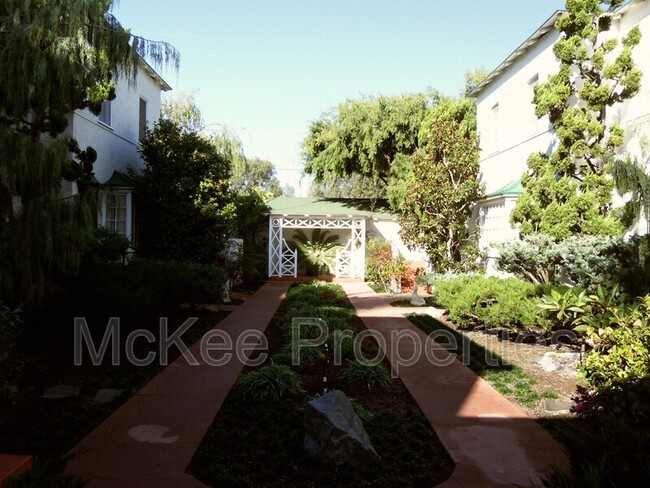 Building Photo - 768 D Ave