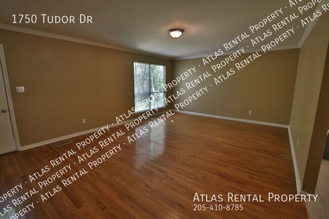 Building Photo - 1750 Tudor Dr