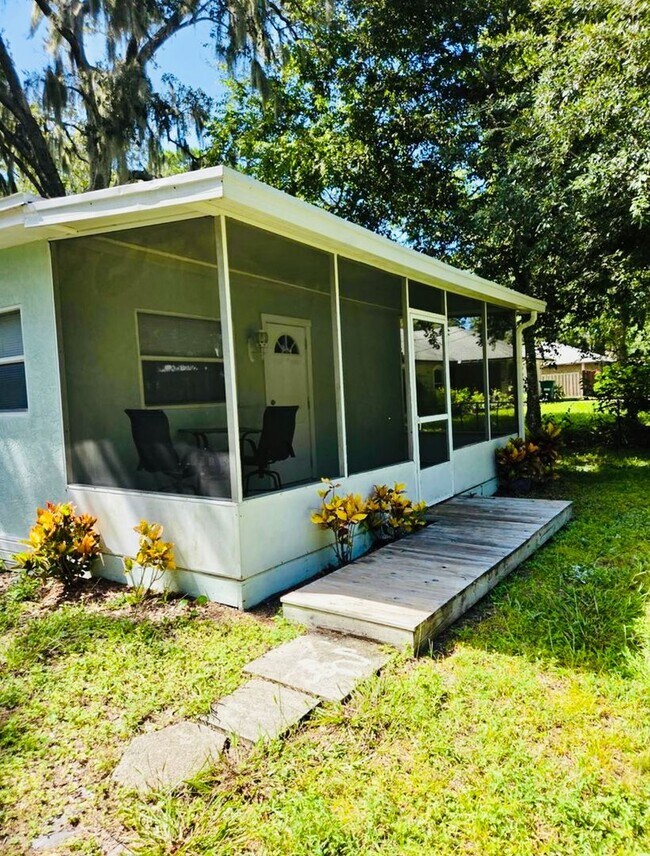 Building Photo - Cozy 2-Bedroom Home for Rent