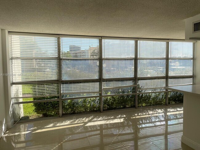Building Photo - 851 Three Islands Blvd